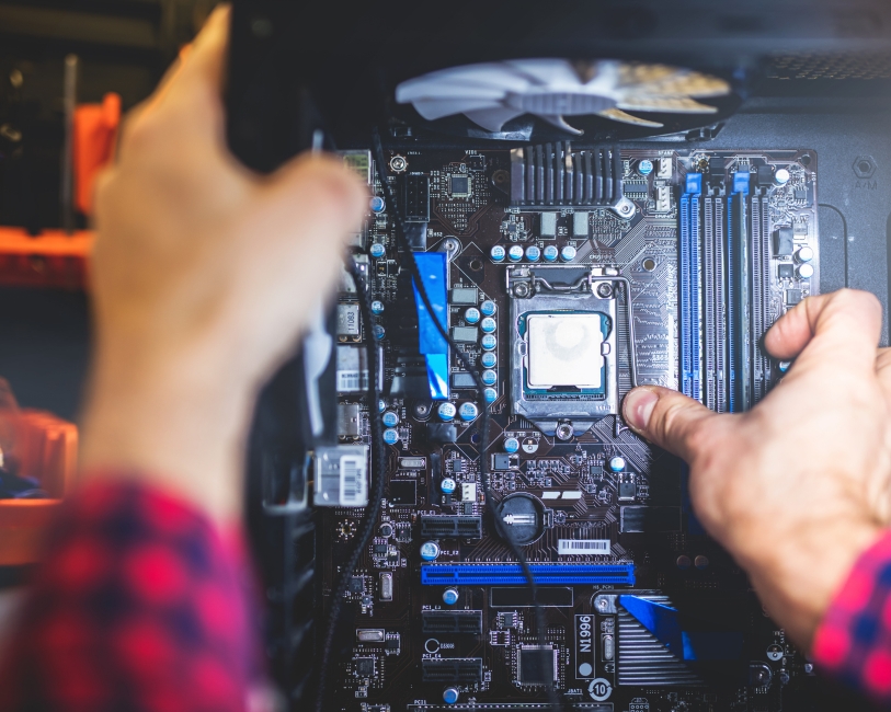 SOFTWARE & HARDWARE